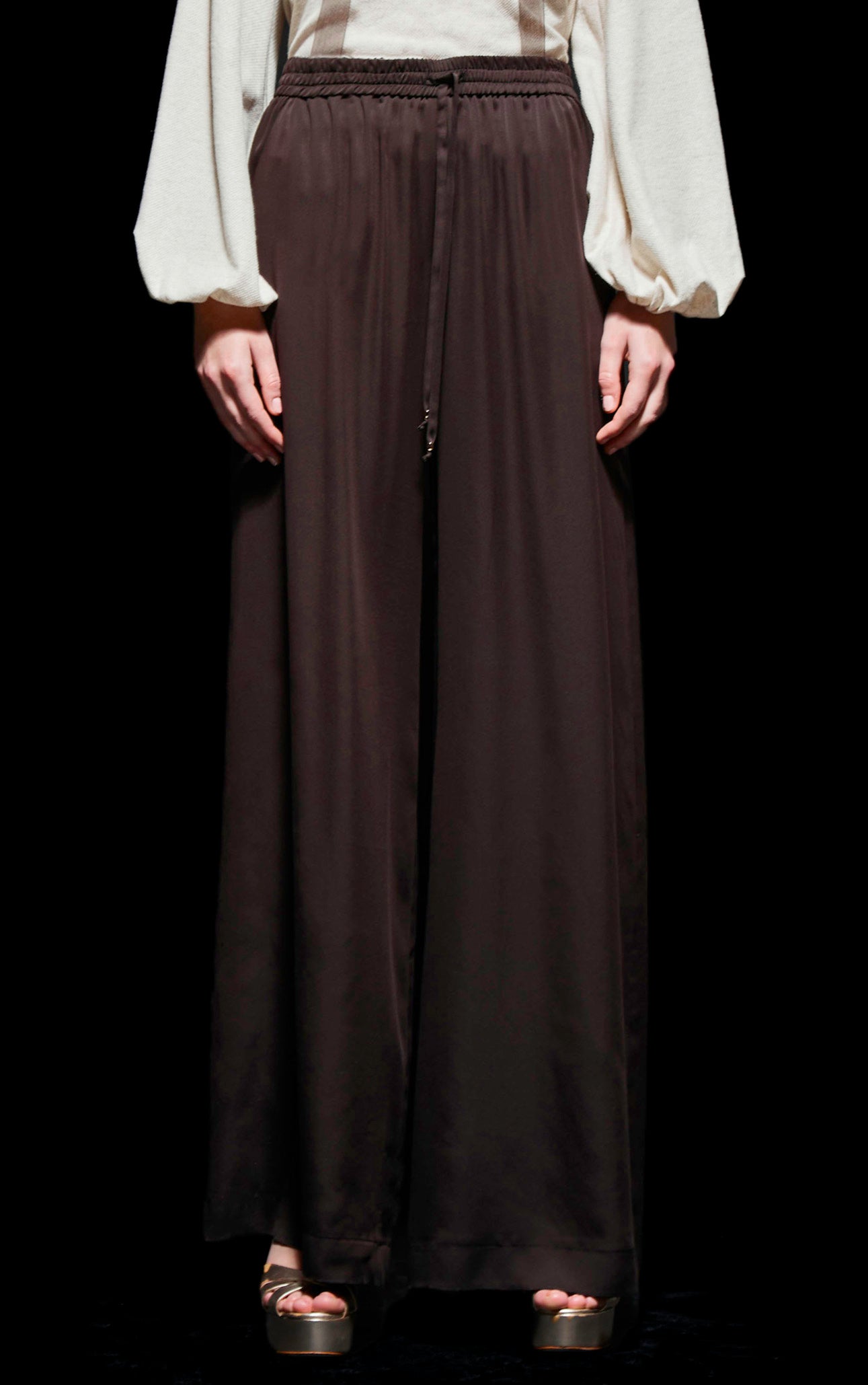The Weightless Pant