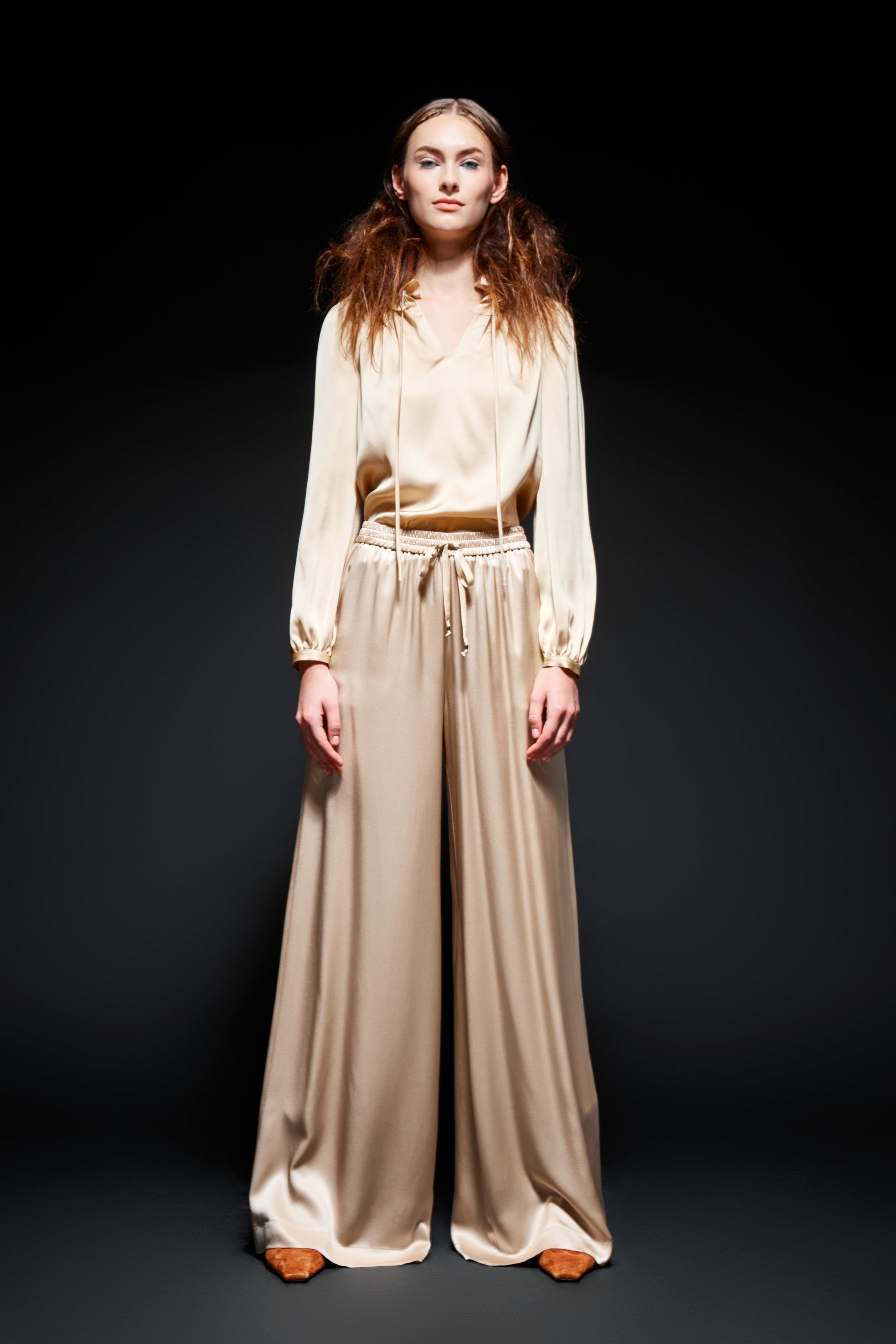 The Finesse Blouse - Champagne